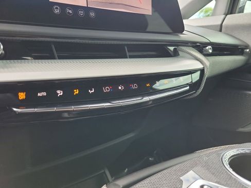 Used 2025 Cadillac Optiq Luxury 1 image 32