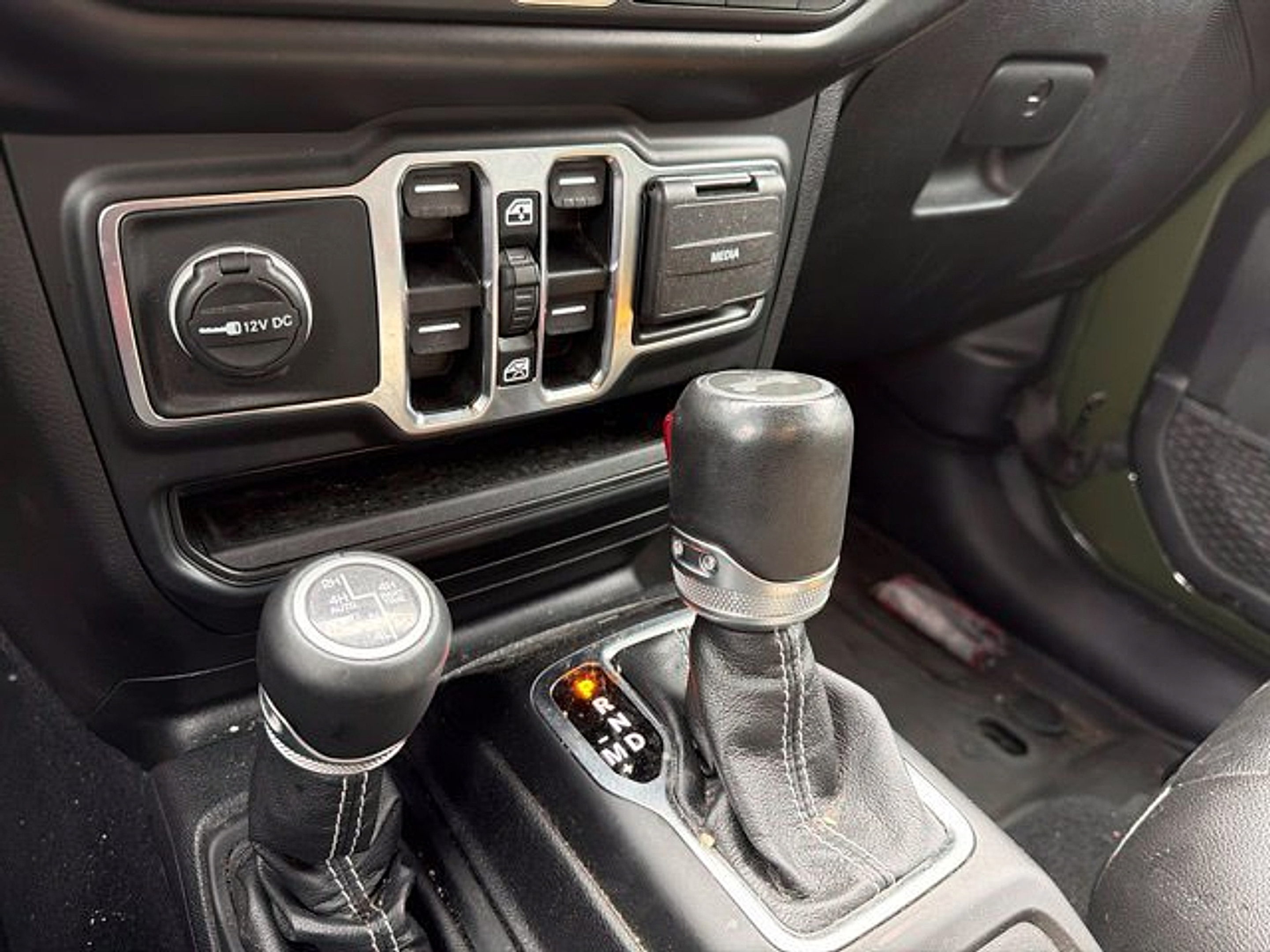 Used 2021 Jeep Wrangler Unlimited Sahara w/ Cold Weather Group AWD/4WD image 20