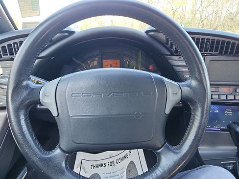 Used 1990 Chevrolet Corvette Convertible RWD image 15