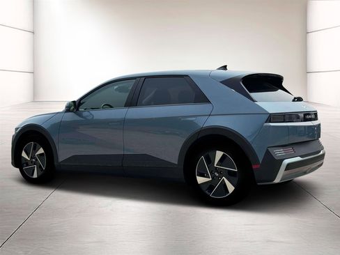 New 2026 Hyundai Ioniq 5 SE image 4