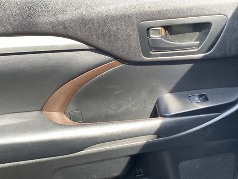 Used 2015 Toyota Highlander Plus image 10