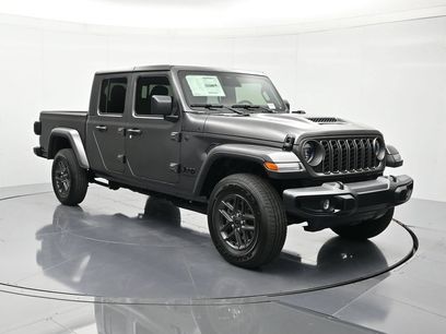 New 2026 Jeep Gladiator Sport