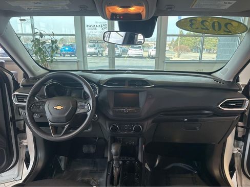 Used 2023 Chevrolet TrailBlazer LT AWD/4WD image 17