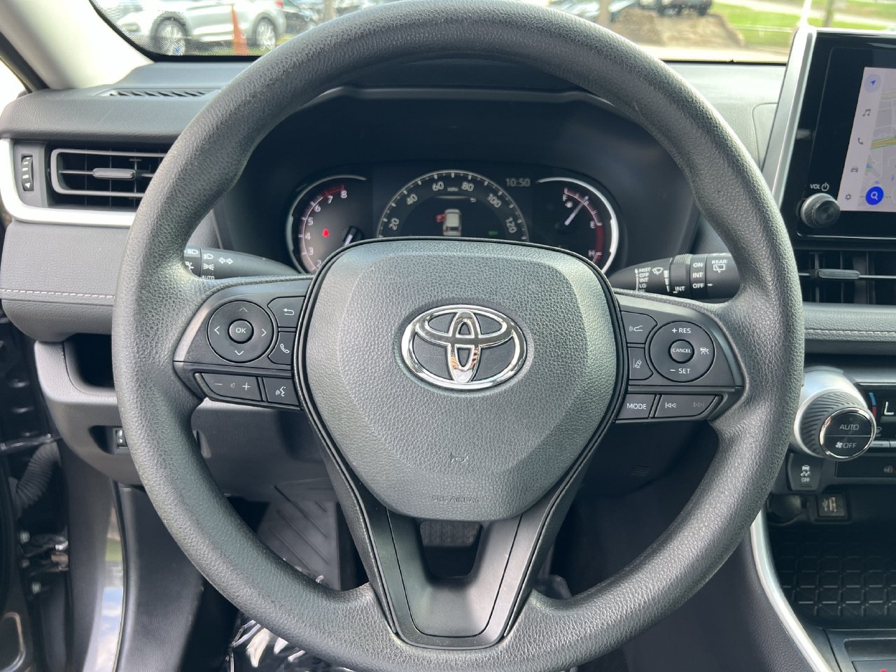 Used 2024 Toyota RAV4 XLE AWD/4WD image 10