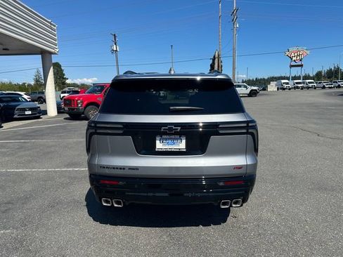 Used 2026 Chevrolet Traverse RS AWD/4WD image 3