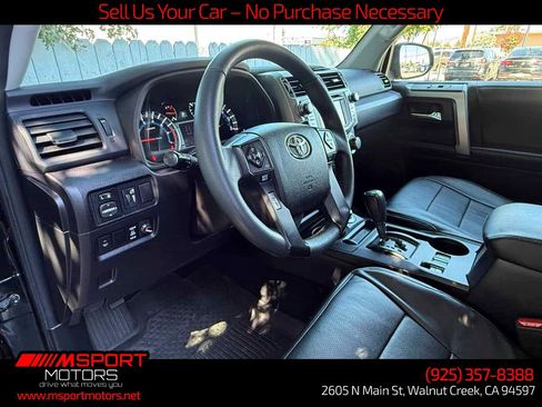 Used 2018 Toyota 4Runner SR5 AWD/4WD image 8