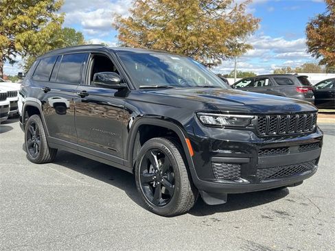 New 2025 Jeep Grand Cherokee L Altitude image 13