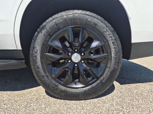 Used 2024 Chevrolet Tahoe LT w/ Luxury Package AWD/4WD image 9