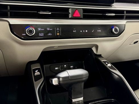 Used 2024 Kia Sorento EX w/ Panoramic Sunroof Package image 21