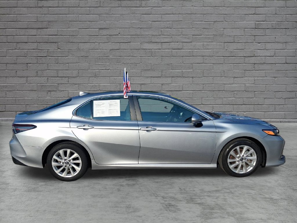 Used 2024 Toyota Camry LE w/ Convenience Package FWD image 10