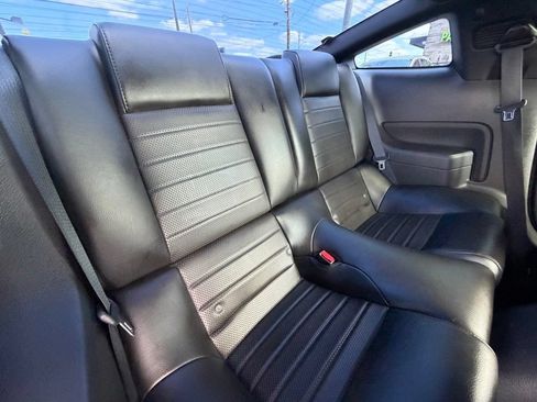 Used 2006 Ford Mustang GT RWD image 18
