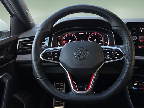 Used 2025 Volkswagen Jetta GLI Autobahn FWD image 19