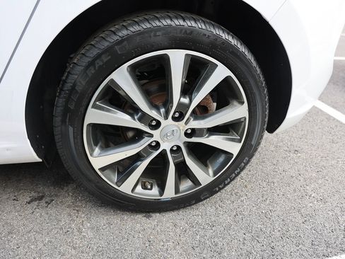 Used 2018 Hyundai Elantra GT image 6