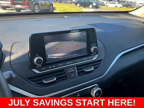Used 2024 Nissan Altima 2.5 S FWD image 18