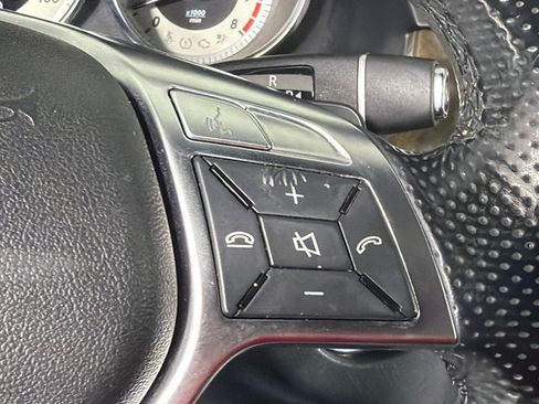 Used 2014 Mercedes-Benz E 350 4MATIC Sedan image 28