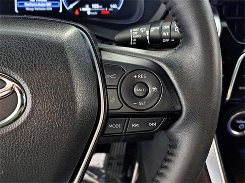Used 2023 Toyota Venza Limited image 25