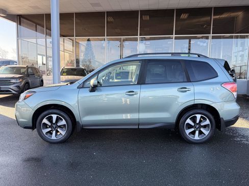 Used 2018 Subaru Forester 2.5i Premium w/ All-Weather Package image 2