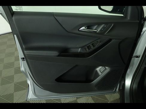 New 2026 Chevrolet Equinox LT w/ Convenience Package II FWD image 23