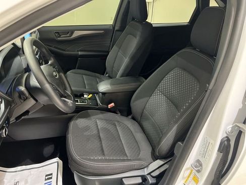 Certified 2025 Ford Escape Active FWD image 17