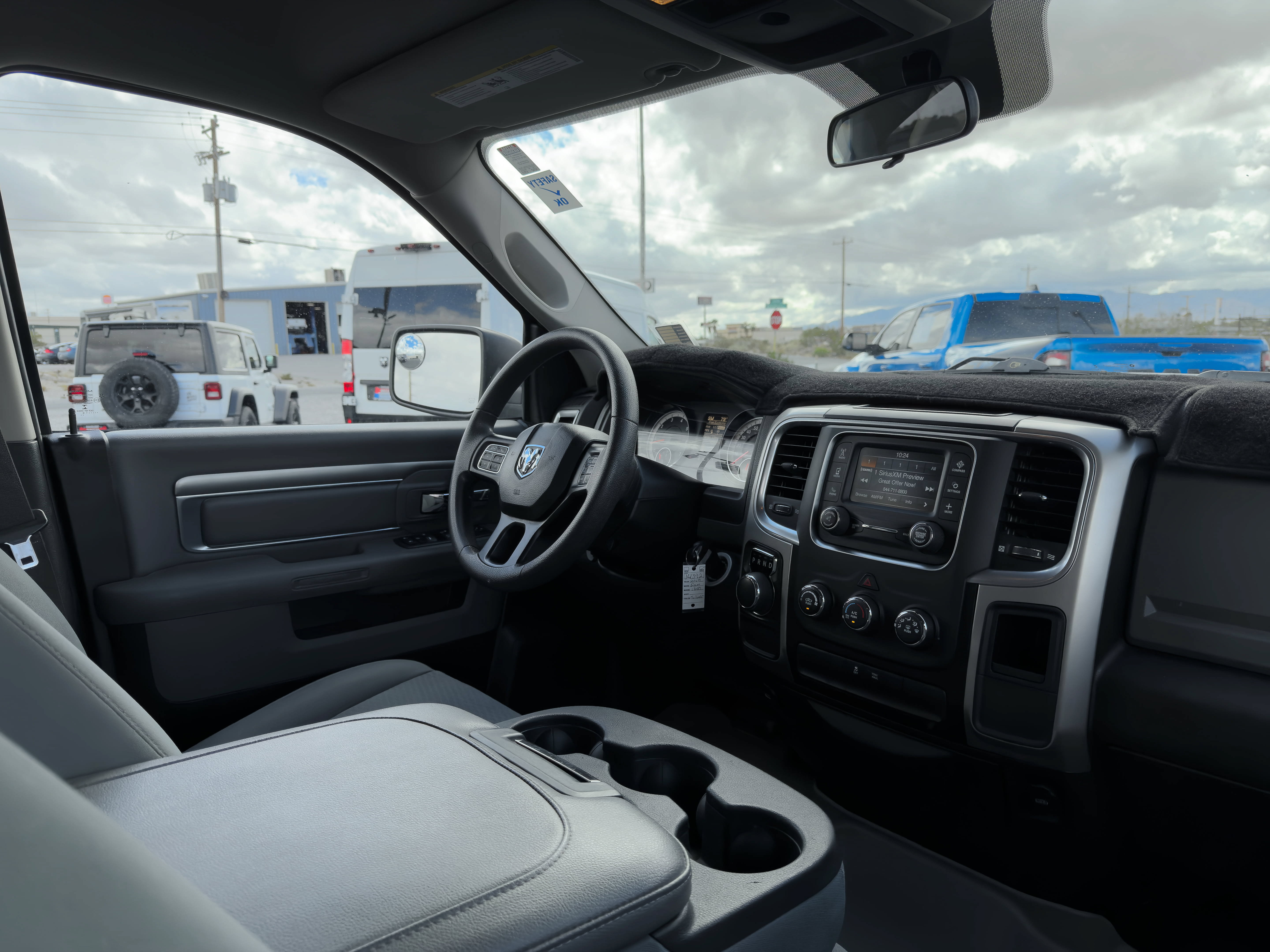 Used 2019 RAM 1500 Classic SLT RWD image 9