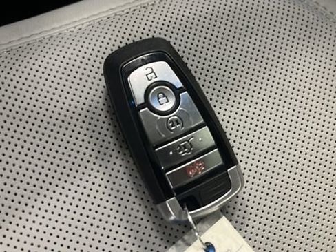 Used 2025 Ford Expedition Platinum AWD/4WD image 46