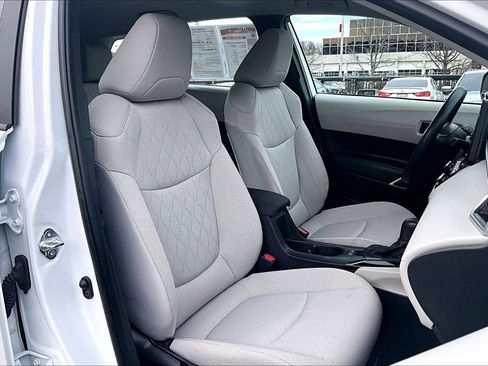 Used 2024 Toyota Corolla Cross L image 7