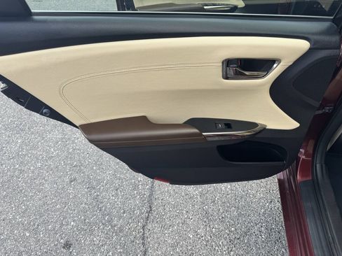 Used 2013 Toyota Avalon XLE Touring FWD image 21