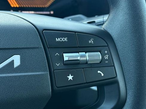 New 2025 Kia K4 LX image 26