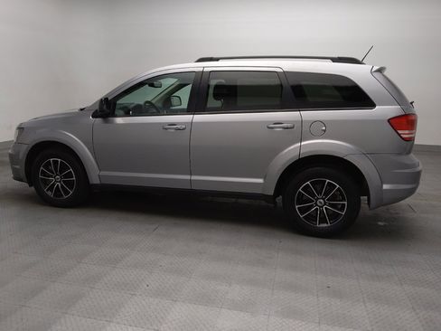 Used 2018 Dodge Journey SE w/ Blacktop Package FWD image 3
