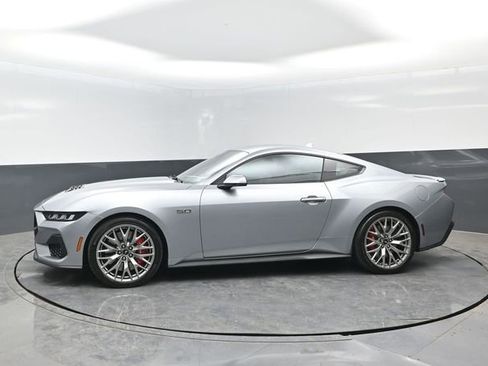 Used 2024 Ford Mustang GT Premium image 4