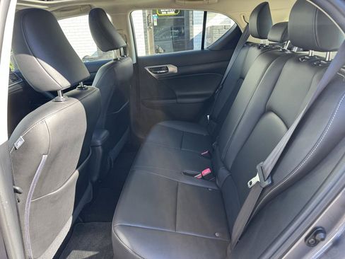 Used 2014 Lexus CT 200h FWD image 18