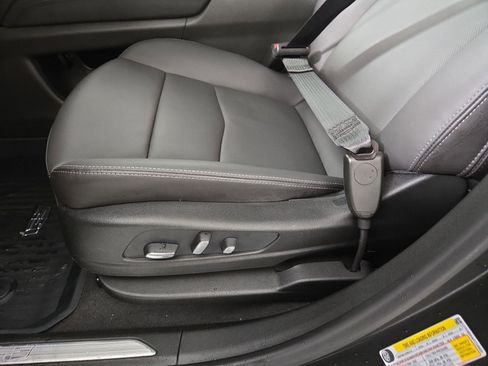 New 2026 Cadillac Lyriq Luxury image 6