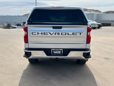 Used 2022 Chevrolet Silverado 1500 LT w/ LPO, Dark Essentials Package AWD/4WD image 5