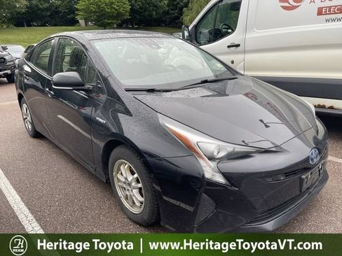 Used 2017 Toyota Prius Two w/ Prius Two Safety Plus Package FWD image 1