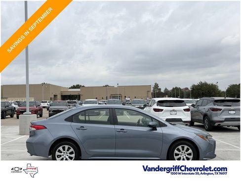 Used 2025 Toyota Corolla LE FWD image 3