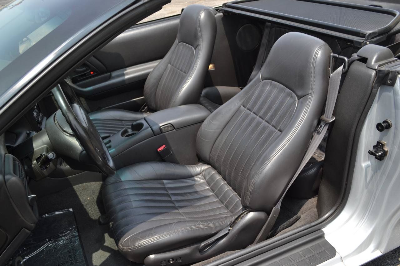 Used 2002 Chevrolet Camaro Z28 w/ SS Performance/Appearance Pkg RWD image 20