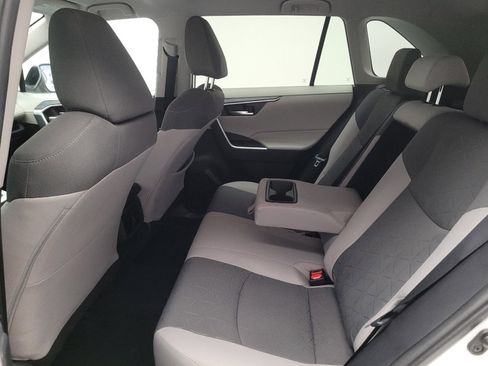 Used 2021 Toyota RAV4 XLE FWD image 18