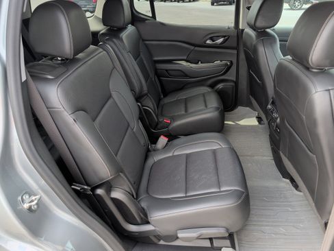 Used 2023 GMC Acadia SLT w/ Technology Package FWD image 20