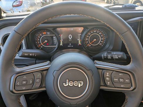 Used 2024 Jeep Wrangler Unlimited Sport AWD/4WD image 28