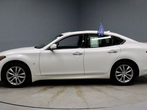 Used 2017 INFINITI Q70 3.7 w/ Technology Package image 8