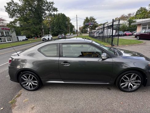 Used 2015 Scion tC image 4