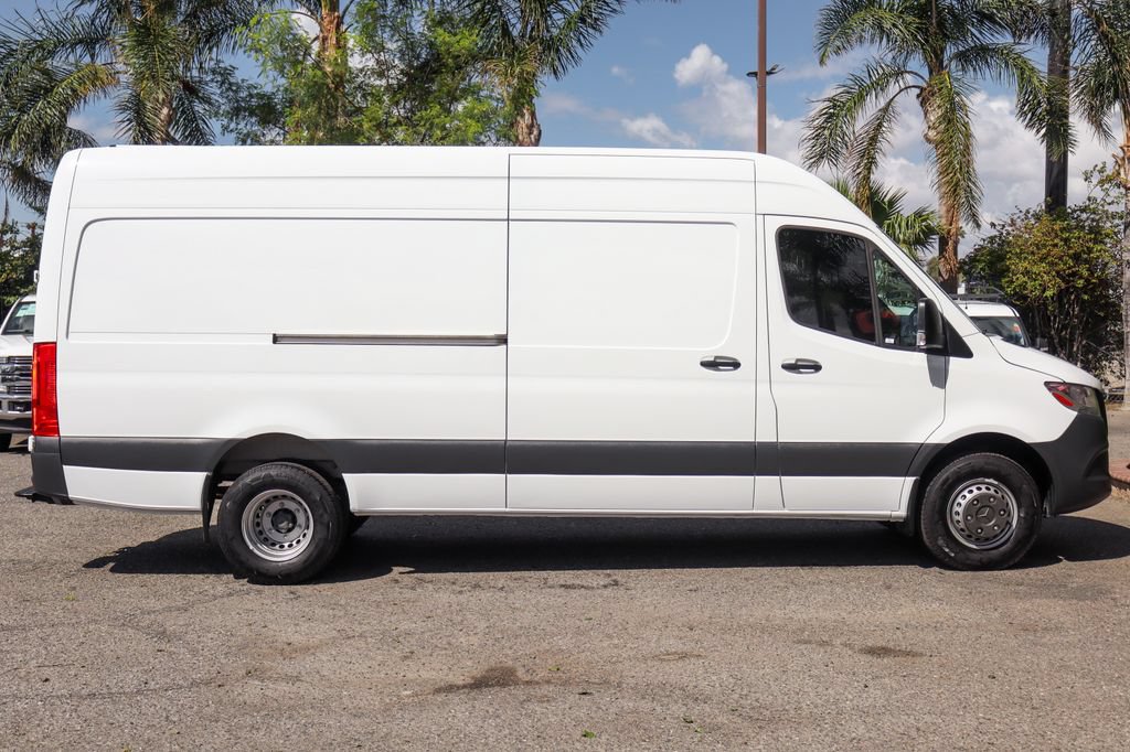 Used 2021 Mercedes-Benz Sprinter 3500 image 9