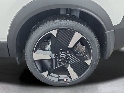 New 2026 Nissan Kicks SR w/ Cold Weather Package AWD/4WD image 4