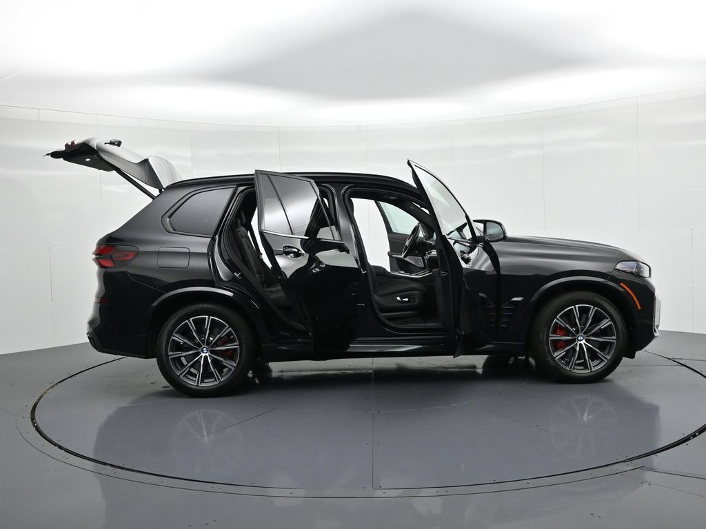 Used 2024 BMW X5 M60i AWD/4WD image 26