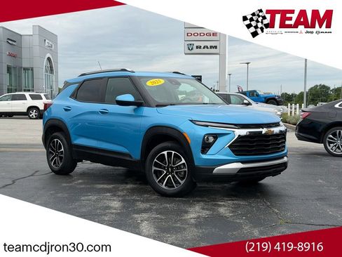 Used 2025 Chevrolet TrailBlazer LT AWD/4WD image 1