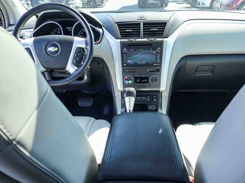 Used 2009 Chevrolet Traverse LTZ AWD/4WD image 9