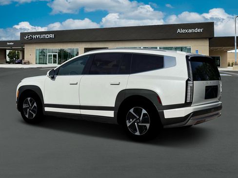 New 2026 Hyundai Ioniq 9 SE image 4