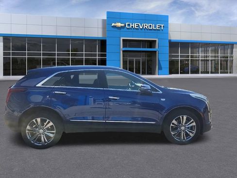 Used 2025 Cadillac XT5 Premium Luxury image 6