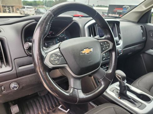 Used 2022 Chevrolet Colorado LT w/ Fleet Safety Package image 9