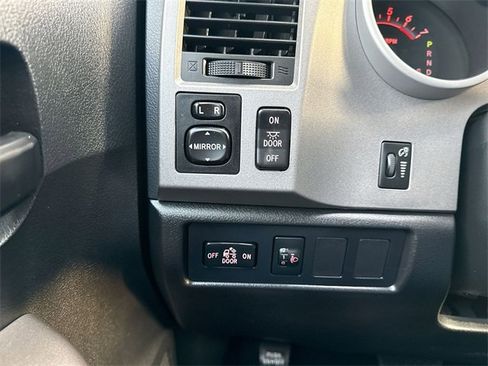 Used 2013 Toyota Tundra Grade image 31